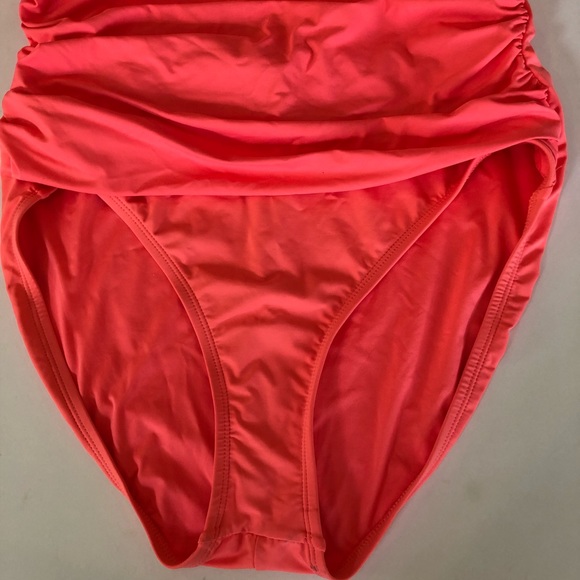 La Blanca Coral Swimsuit - Picture 4 of 6